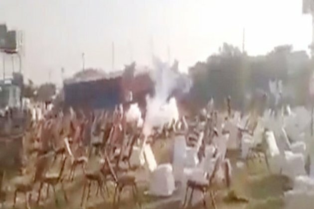 Pakistan: Police resort to tear gas, baton-charge PTI workers ahead of Sialkot rally