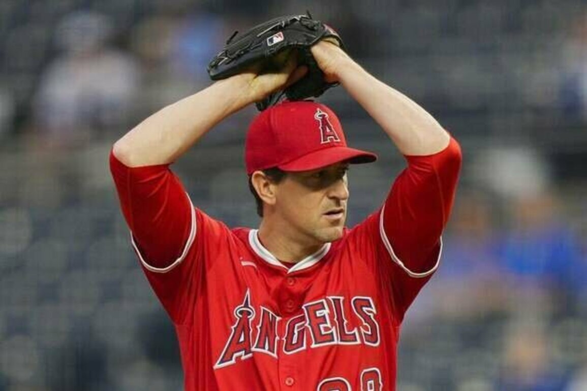 Royals avoid sweep in slugfest against Angels