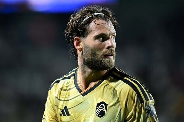 Reports: San Jose acquiring Eduard Lowen from St. Louis