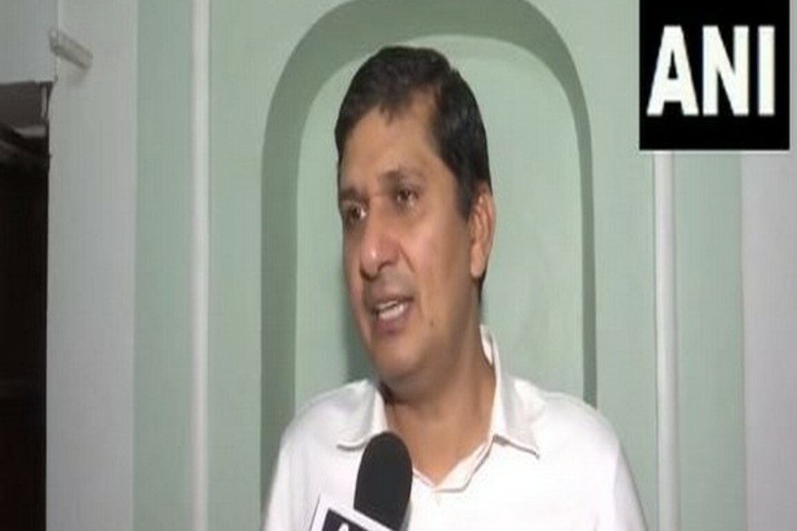 "Betrayed Hindus of Delhi": AAP's Saurabh Bharadwaj on BJP's free LPG cylinder promise