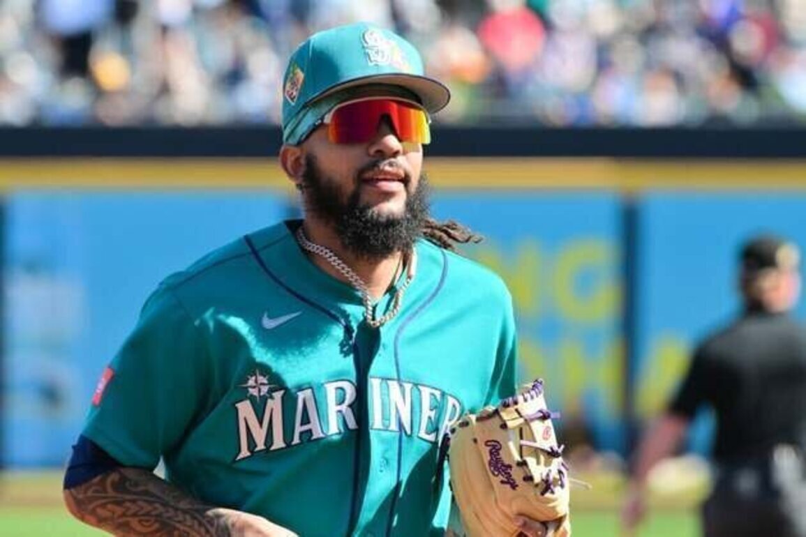 Mariners place SS J.P. Crawford (shoulder) on IL to start season