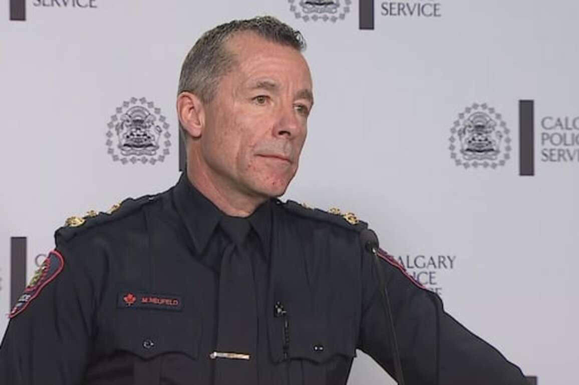 Calgary police Chief Mark Neufeld resigns with 2 years left on contract