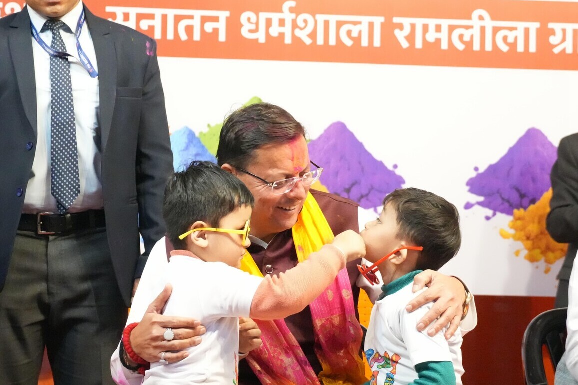 CM Dhami participates in public gathering and 'Holi Milan' ceremony at Ramlila Maidan