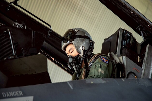 Taiwan detects 2 Chinese aircraft, 5 naval vessels around territory