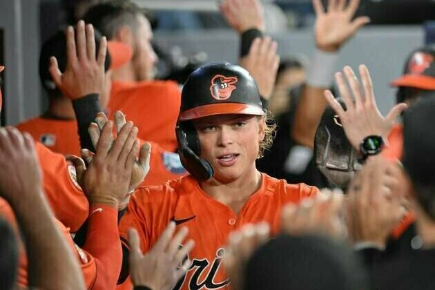 Orioles' offense stays hot in win over Blue Jays