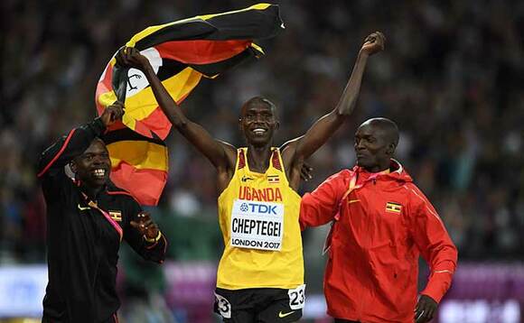 Cheptegei ng'asanyukira obuwanguzi bweyatuuseeko Cheptegei ng'asanyukira obuwanguzi bweyatuuseeko