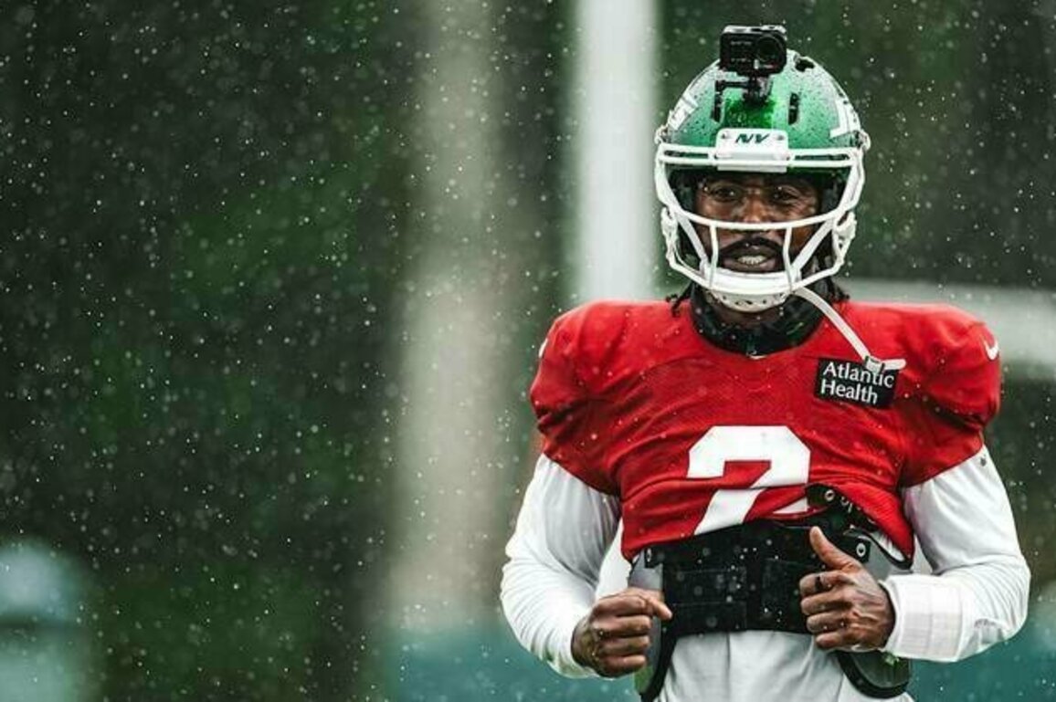 Jets QB Tyrod Taylor: 'As a Quarterback, Eyes Are Always on You'