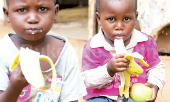Okuliisa omwana obulungi kimuyamba obutalumbibwa ndwadde ya mutima. Okuliisa omwana obulungi kimuyamba obutalumbibwa ndwadde ya mutima.