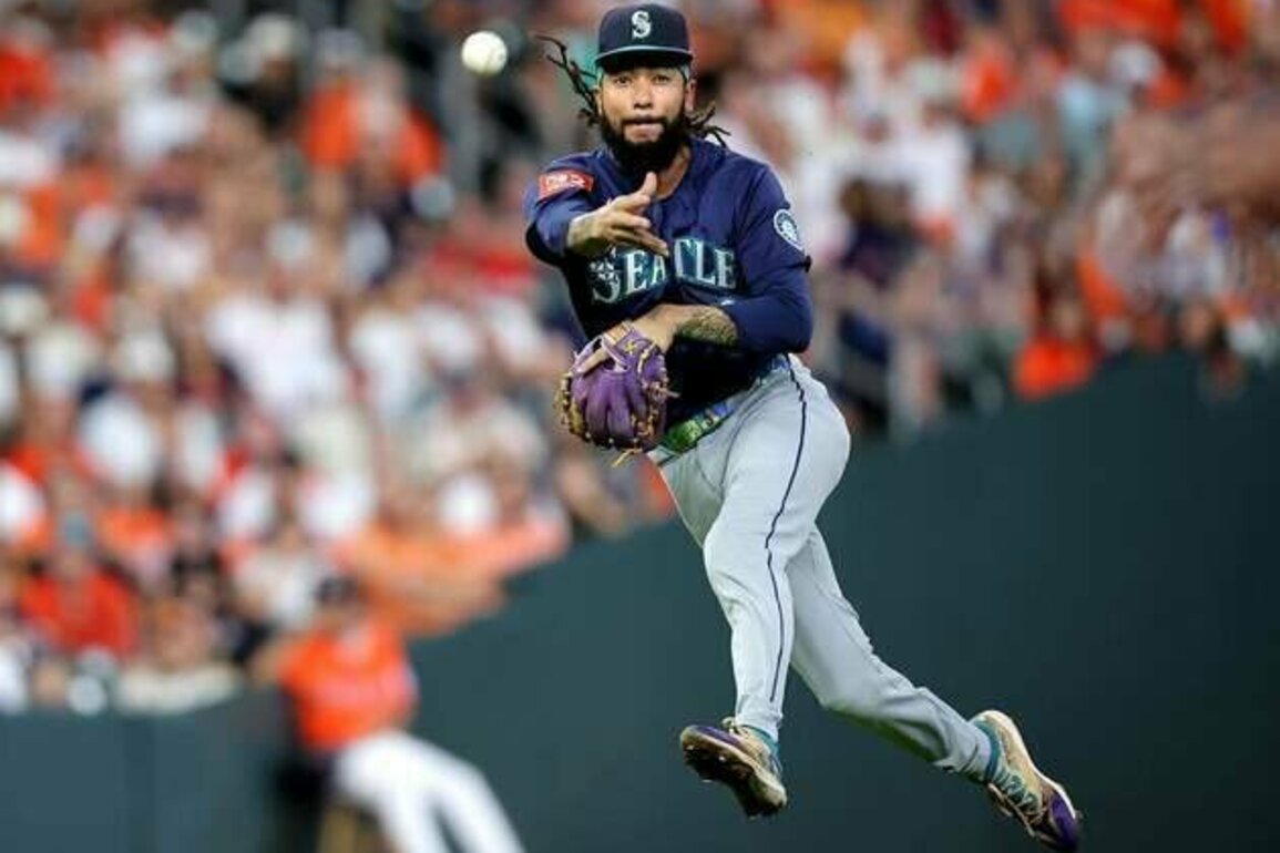 Mariners, Astros go head-to-head again with AL West title at stake