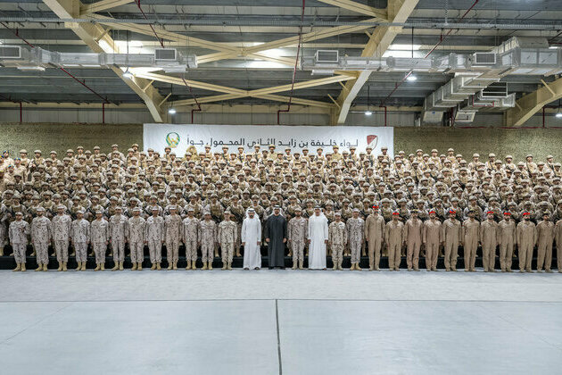 UAE President visits Khalifa bin Zayed II Airborne Brigade Command