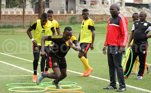 abazannyi ba Uganda cranes mu kutendekebwa e lugogo okwetegekera omupiira gw'okuddingana ne Rwanda mu z'okusunsulamu za CHAN 2018 ezigenda okubeera e Kenya omwaka ogujja. (STEPHEN MAYAMBA) abazannyi ba Uganda cranes mu kutendekebwa e lugogo okwetegekera omupiira gw'okuddingana ne Rwanda mu z'okusunsulamu za CHAN 2018 ezigenda okubeera e Kenya omwaka ogujja. (STEPHEN MAYAMBA)
