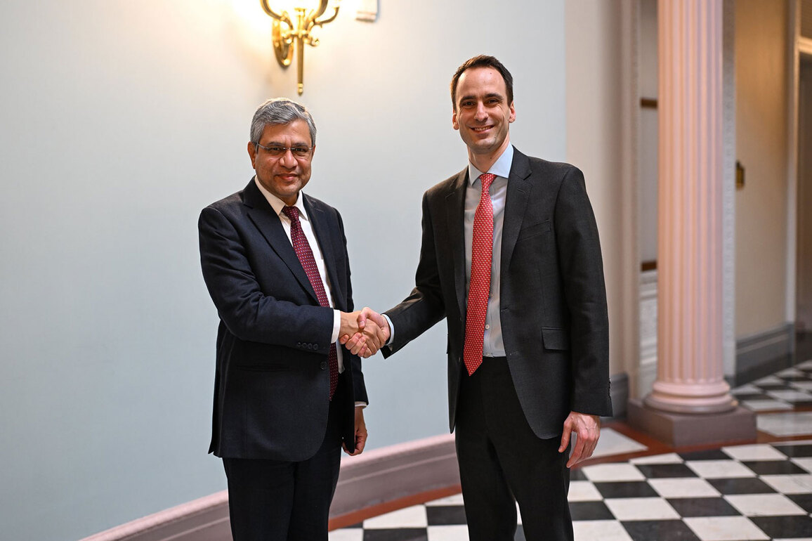 IT Min Vaishnaw holds talks with Assistant to US President on AI Summit