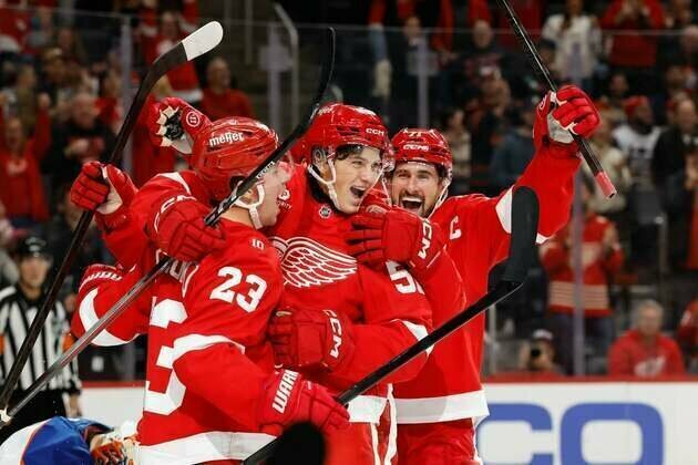 NHL roundup: Unlikely hero lifts Red Wings to 5th straight win