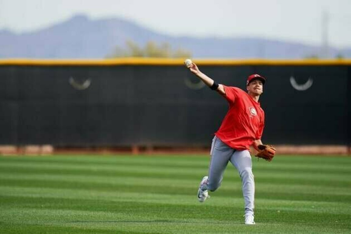 Top prospect Chase Burns makes debut as Reds face Yankees