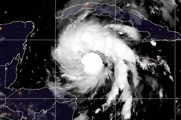 Ian Strengthens into Hurricane, Heads Toward Cuba, Florida