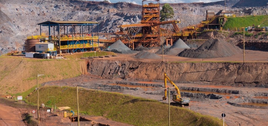 Operação de minério de ferro da Cedro Mineração em MG