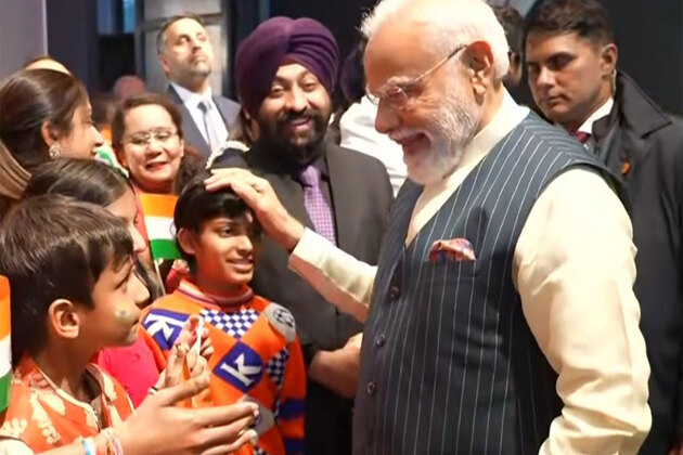 PM Modi witnesses cultural, classical performances after interacting Indian diaspora in The Hague