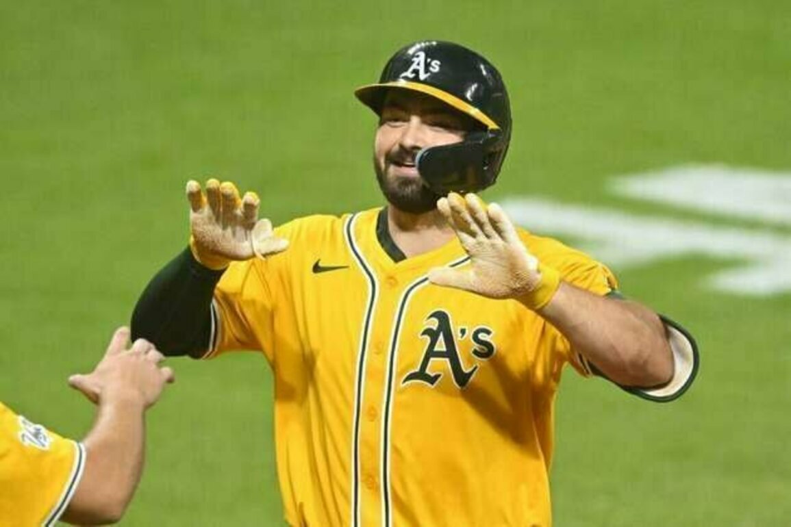 Shea Langeliers, A's aim to keep offense clicking vs. Guardians