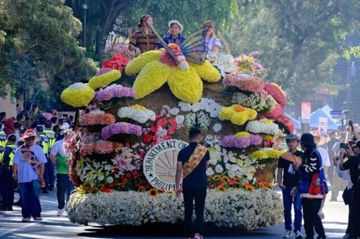 The Mountain Exhales:Thirty Years of Panagbenga