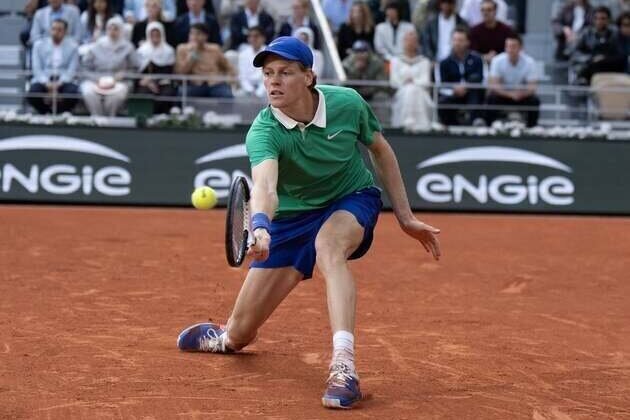 Jannik Sinner survives rain-delayed Rome semifinal