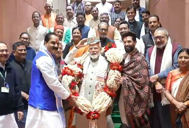 NDA MPs from Bihar felicitate PM Modi for Budget announcements for State