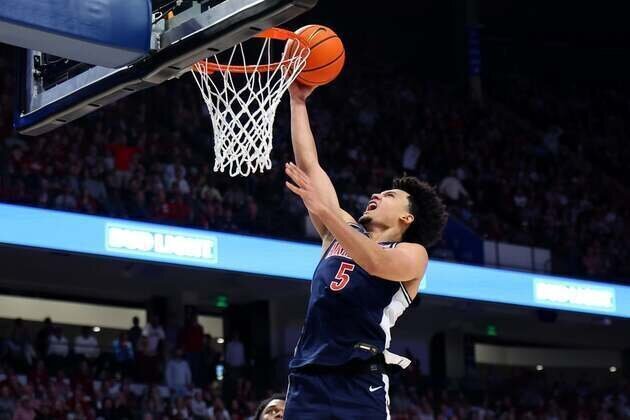 Arizona still No. 1 as Michigan inches closer in AP poll