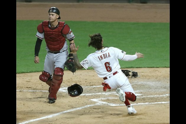 To be continued: D-backs and Reds suspended in 8th
