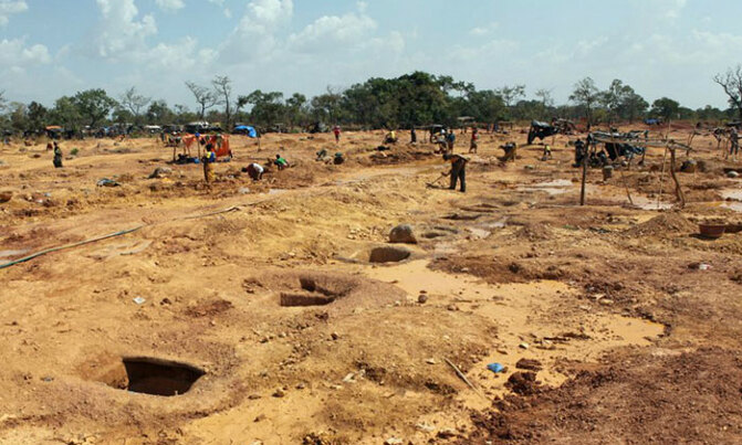23 feared dead in flood at disused Zimbabwe gold mine 23 feared dead in flood at disused Zimbabwe gold mine