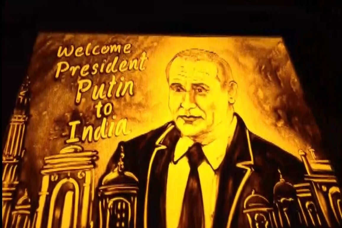 Odisha artist Manas Kumar Sahoo welcomes President Putin to India with sand animation