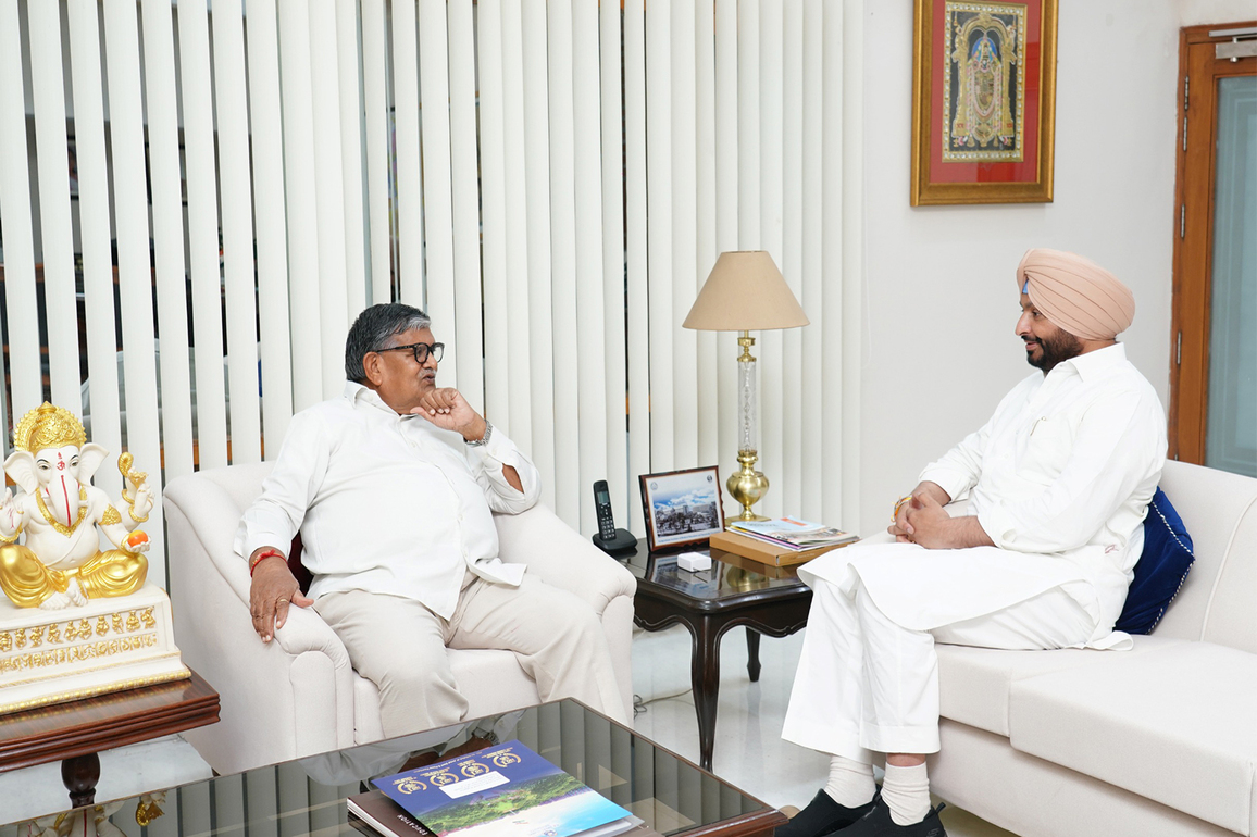 Union Minister Ravneet Singh Bittu calls on Punjab Governor, discuss aid for flood-affected people