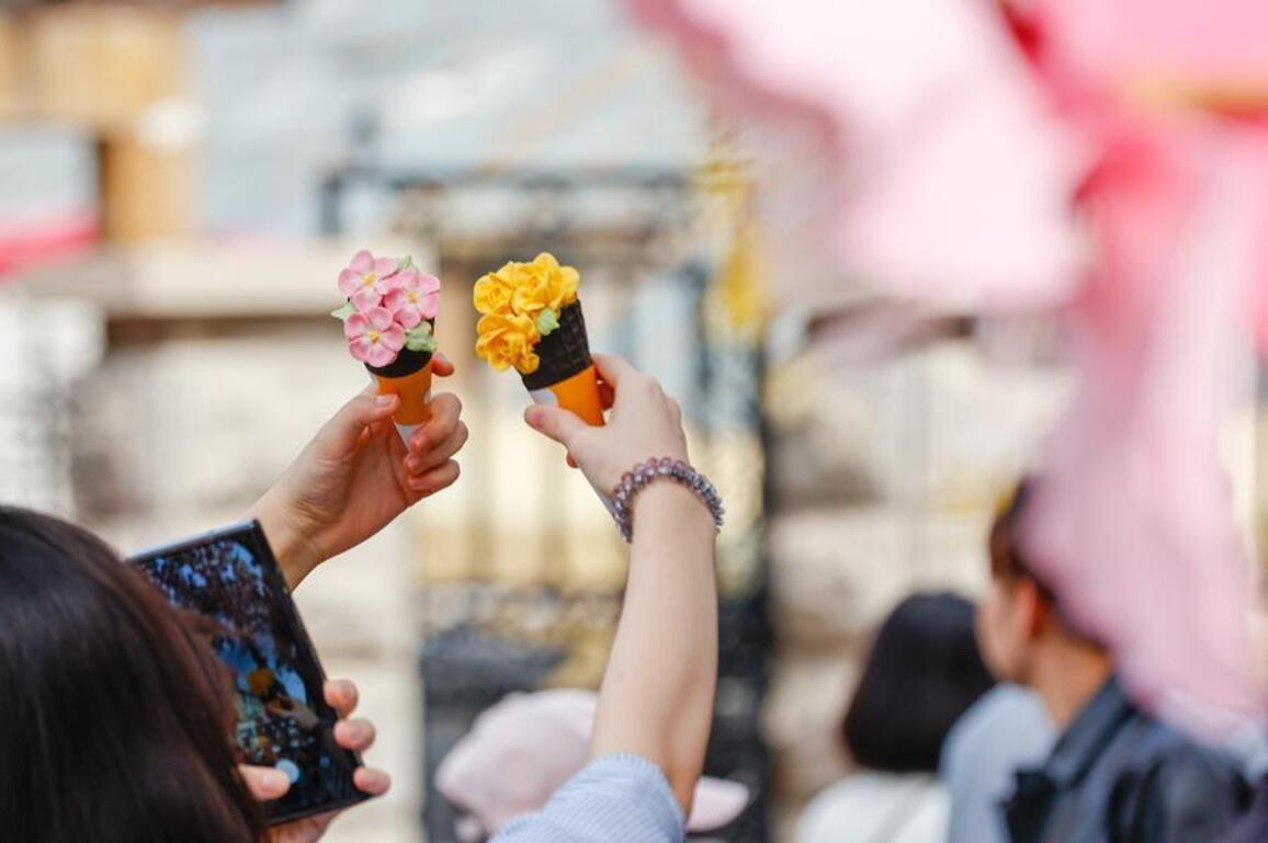 Celebrating inner companion becomes a youth trend in China