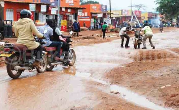 Oluguudo olugenda e Kitovu ku lutikko nalwo lwakukolebwa. Oluguudo olugenda e Kitovu ku lutikko nalwo lwakukolebwa.
