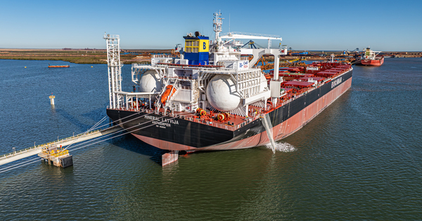 Fortescue pens ammonia-powered shipping deal