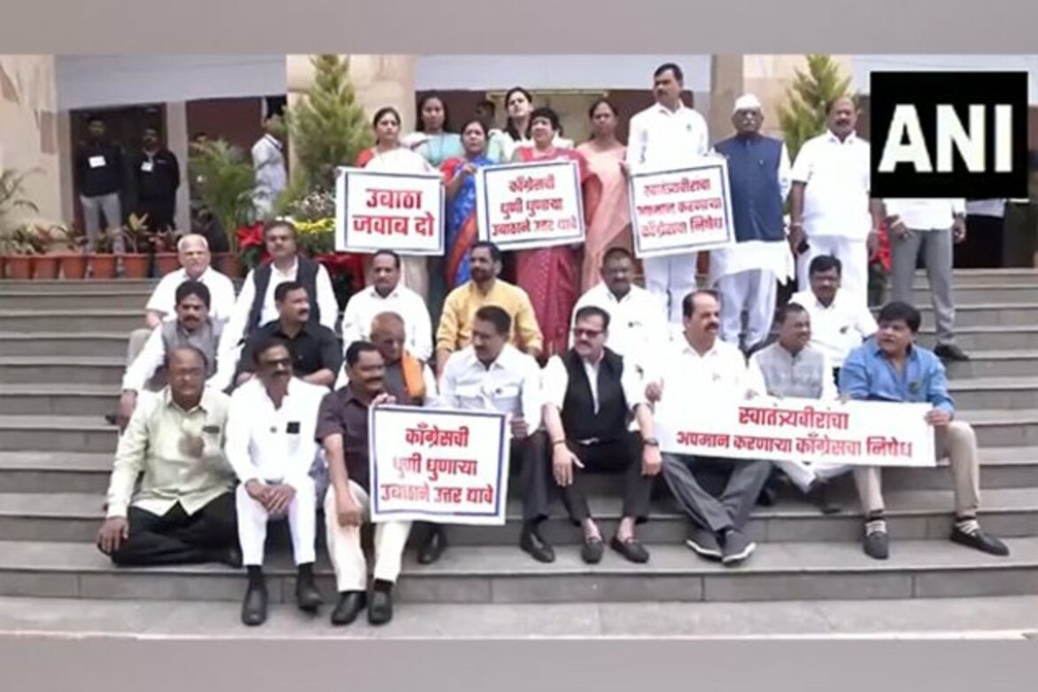 Maharashtra BJP MLAs hold protest in Nagpur against Priyank Kharge's remark on Savarkar