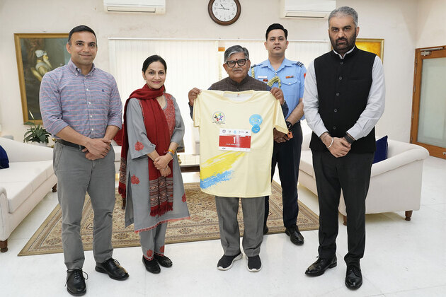 Punjab Governor receives t-shirt for 1st Chandigarh International Marathon; to participate in 5 KM run