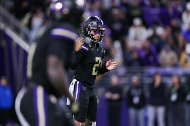 Washington rolls over No. 23 Illinois behind Demond Williams' 4 TDs