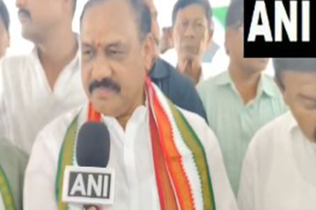 "Scathing, unruly": Congress MP Reddy writes to CEC over Bandi Sanjay's remarks