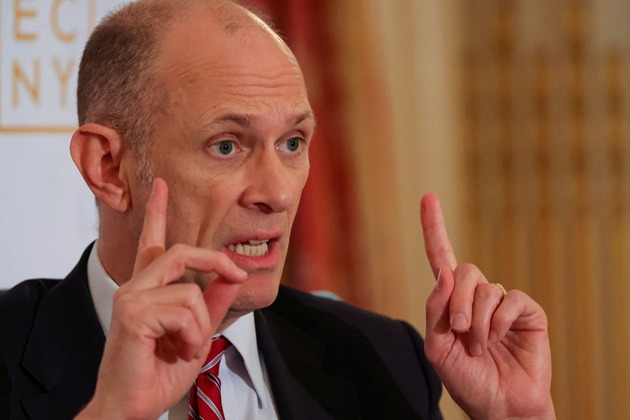 Goolsbee says Fed now has to wait longer before moving rates because of trade policy uncertainty