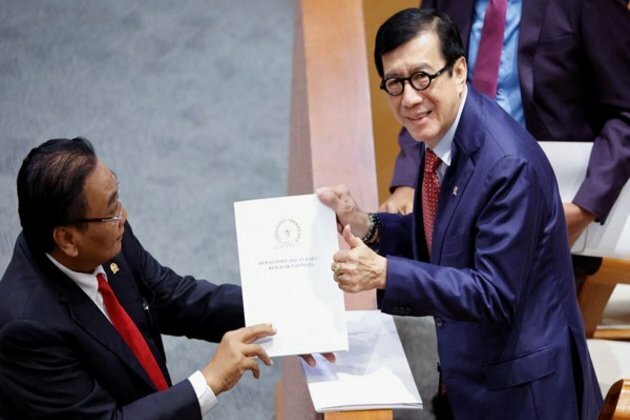 Indonesia criminalizes sex outside marriage