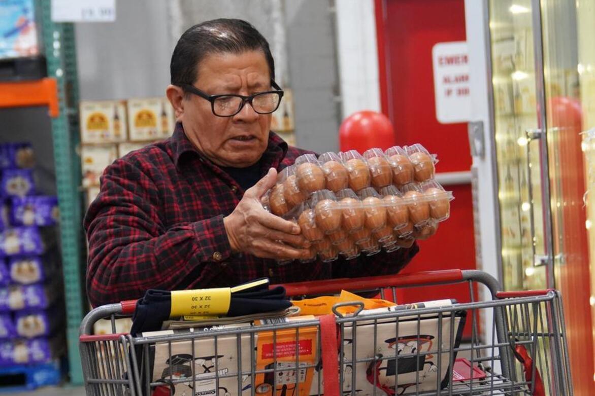 Economic Watch: U.S. consumer sentiment takes nosedive amid Iran war