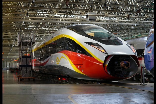 China develops high-speed train to run on different rail systems