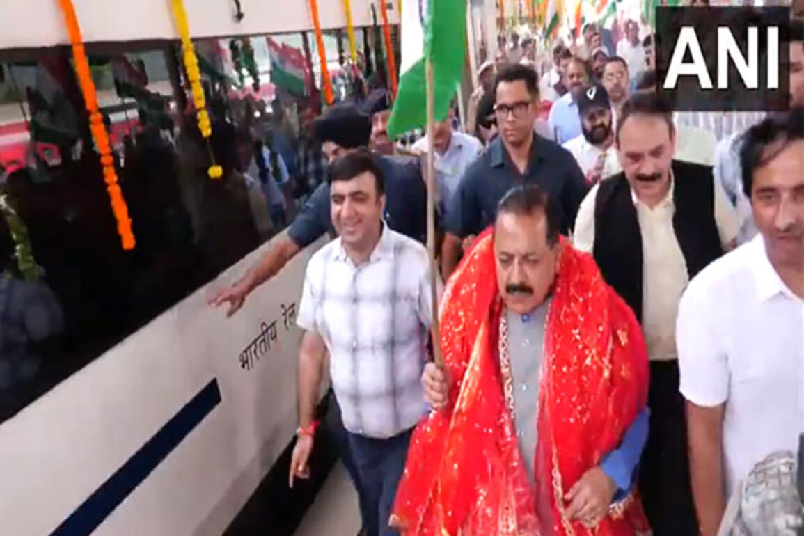 JK: Union Minister Jitendra Singh launches 'Tringa Yatra' and 'Har Ghar Tringa' campaign in Udhampur