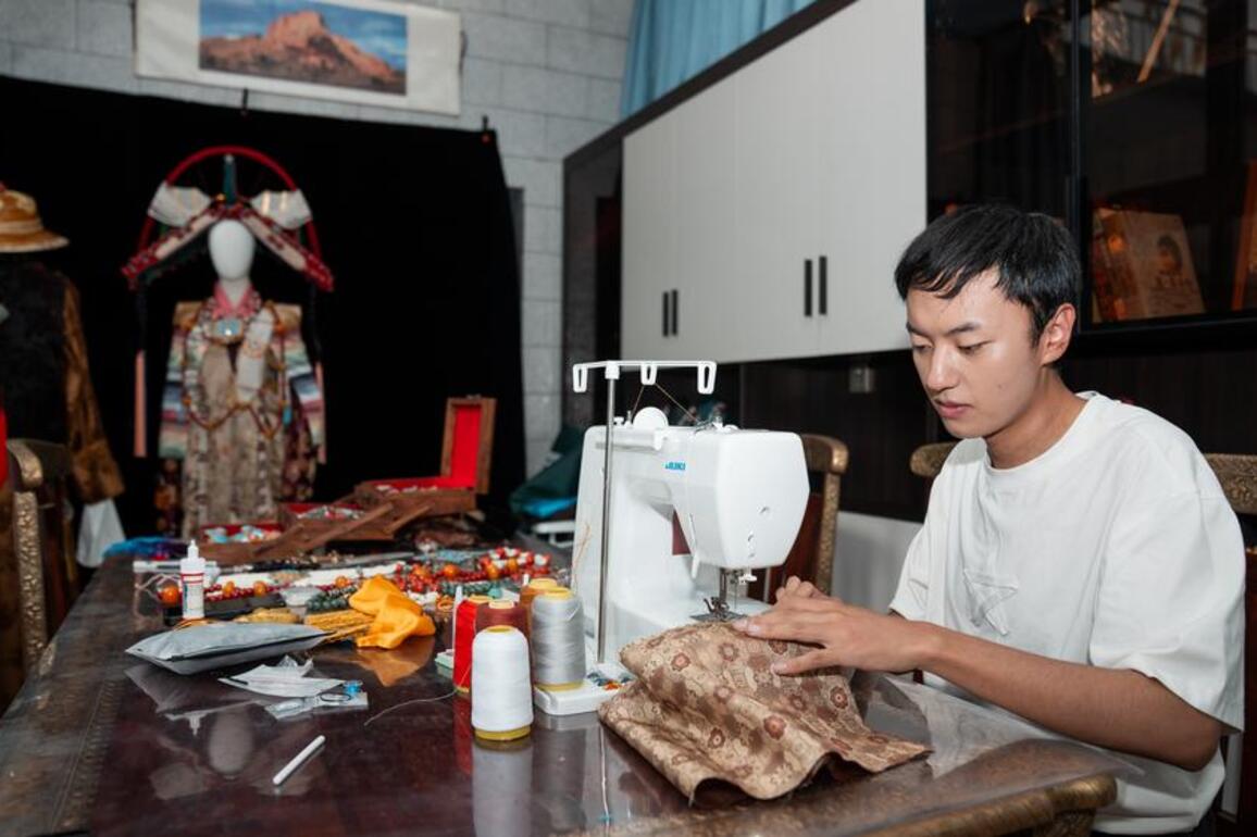 InXizang | Young Tibetan costume designer weaves tradition into modern fashion