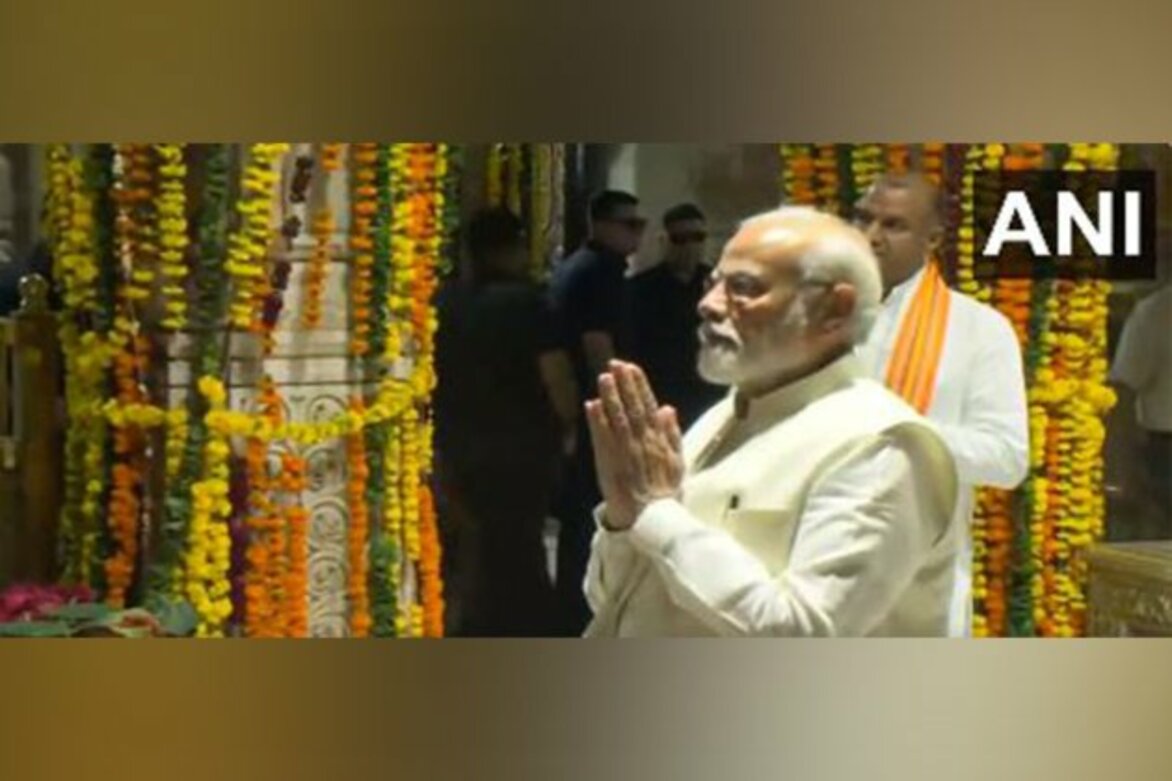 Rajasthan: PM Modi offers prayers at Sanwaliya Seth Temple in Chittorgarh