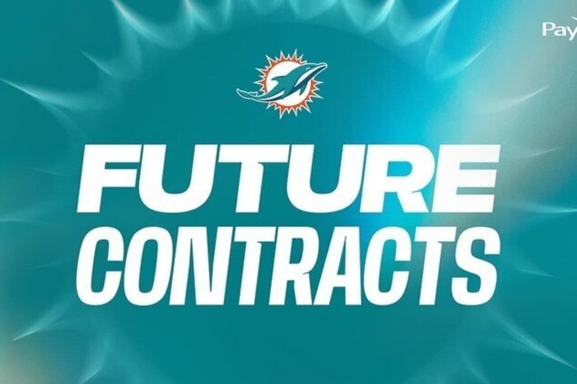 Dolphins sign four players to futures contracts