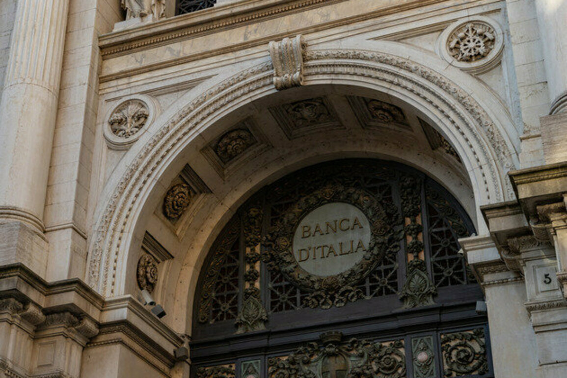 Italy's public debt down 10 billion in May