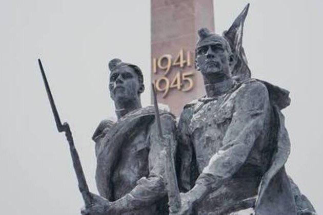 Russians celebrate 83rd anniversary of end of Leningrad siege