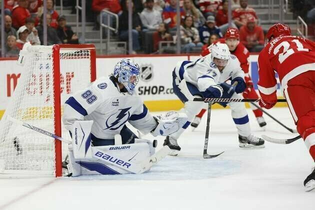 Dylan Larkin's late OT goal propels Red Wings past Lightning