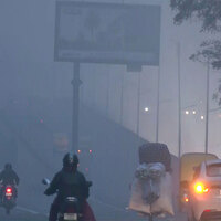 Thick smog engulfs Delhi as air quality turns 'very poor', AQI stands at 390