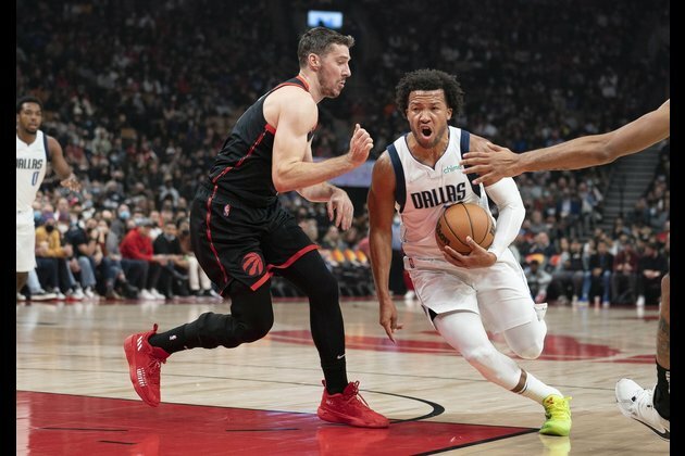 Luka Doncic scores 27 as Mavs overtake Raptors